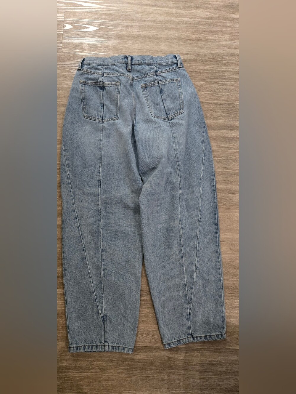 KBB by Kahlana High Rise Barrel Jeans Size 8 Light Wash - Picture 3 of 4